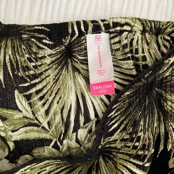 Capri/Crop Jumpsuit - Picture 3 of 3